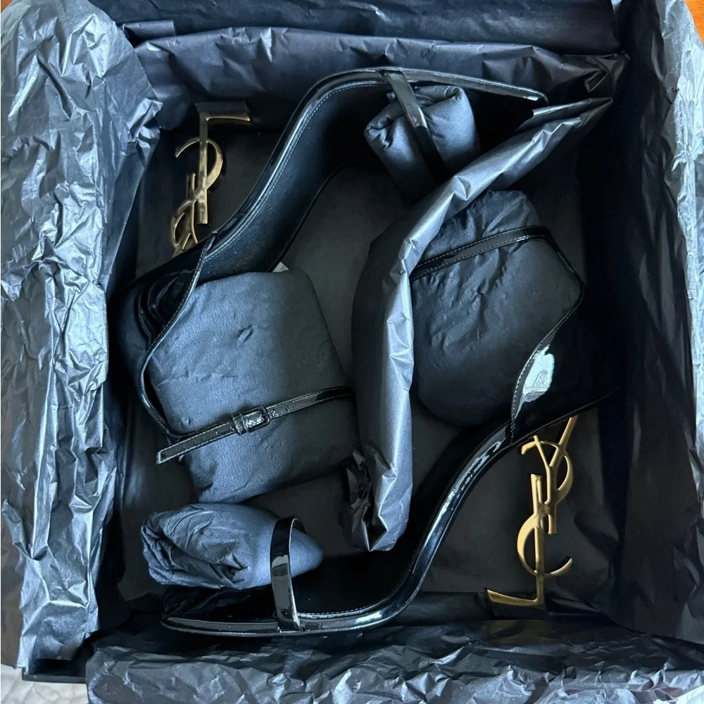 Yves Saint Laurent OPYUM SANDALS IN PATENT LEATHER - Picture 7 of 8